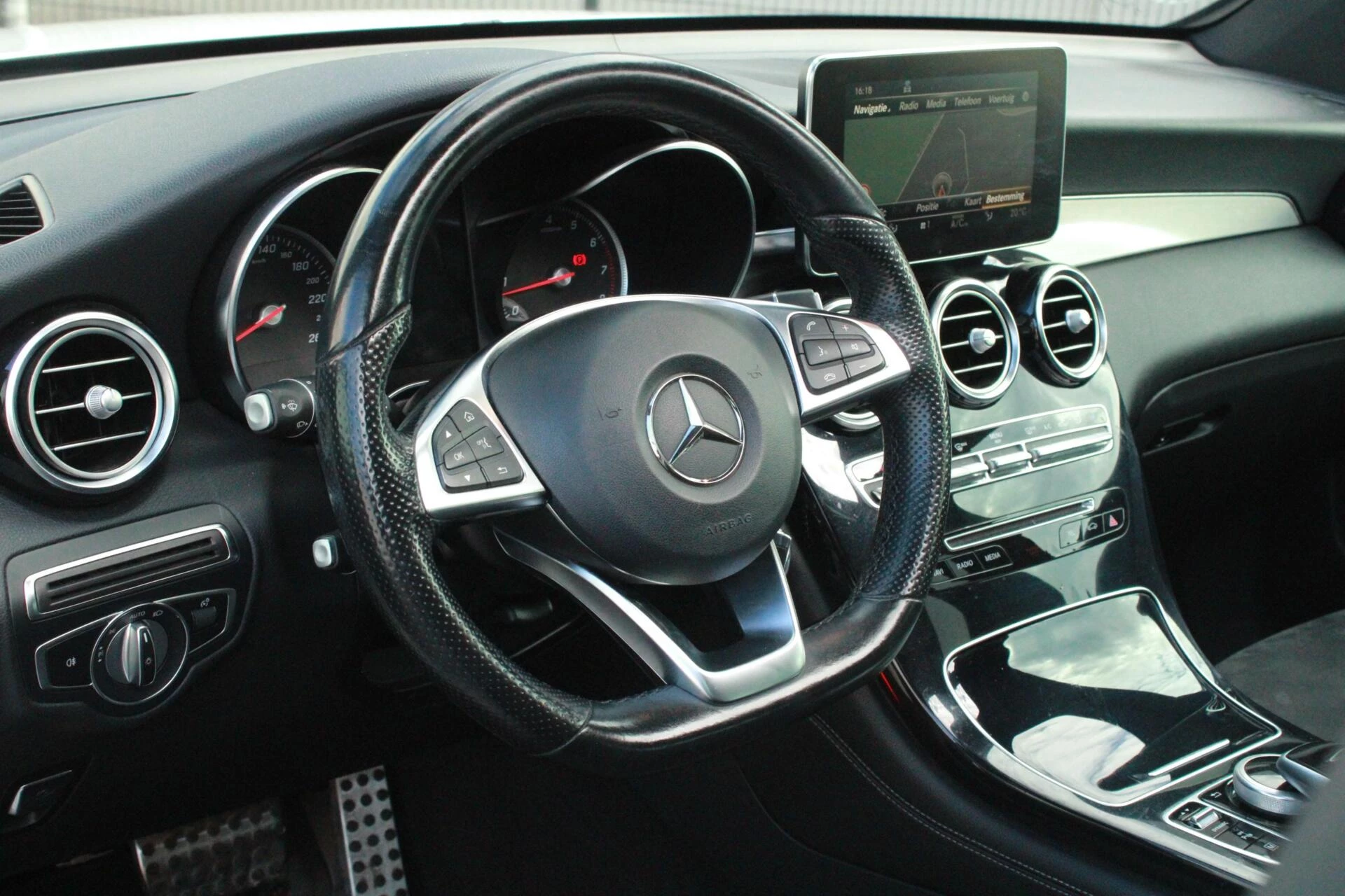 Hoofdafbeelding Mercedes-Benz GLC