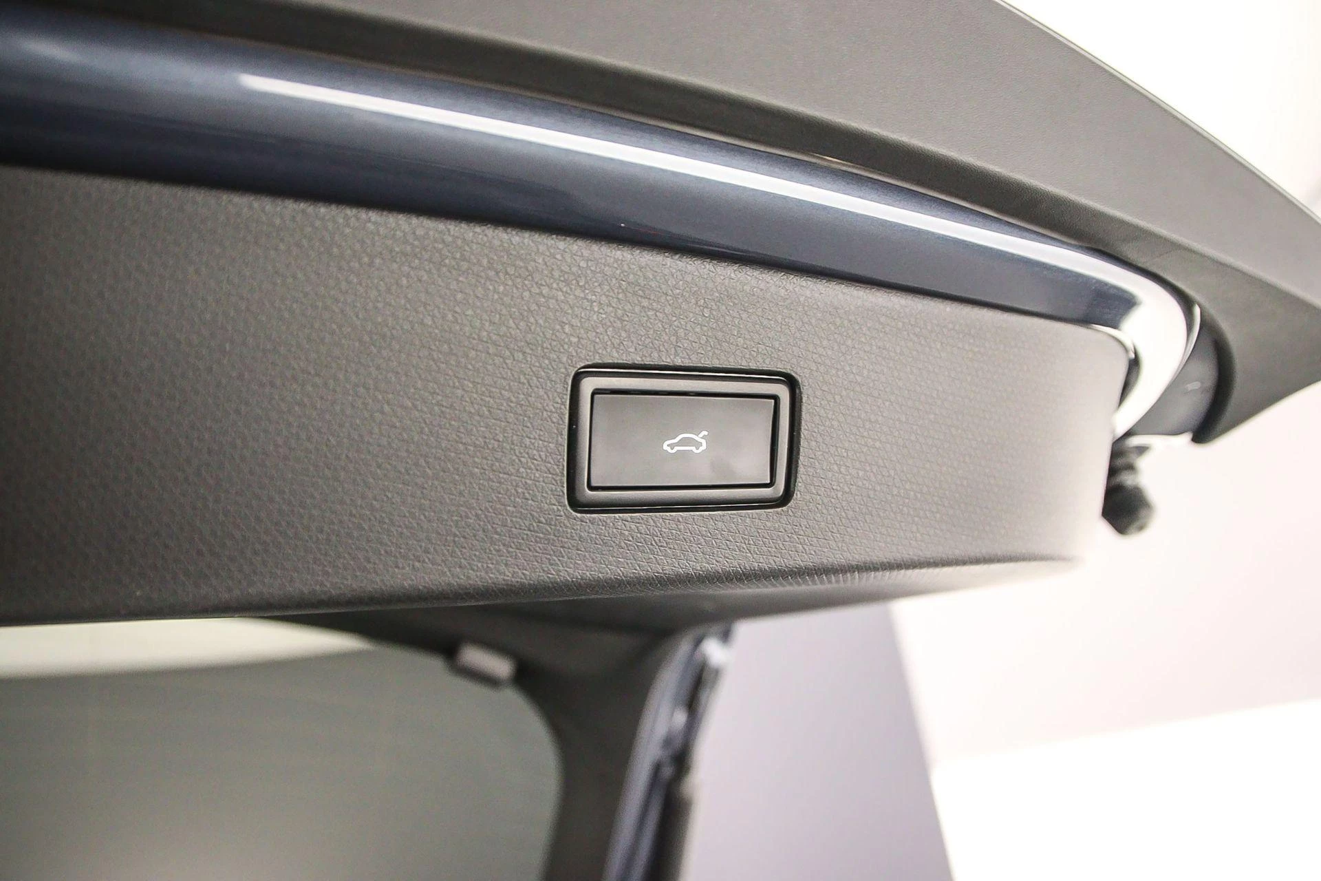 Hoofdafbeelding CUPRA Tavascan