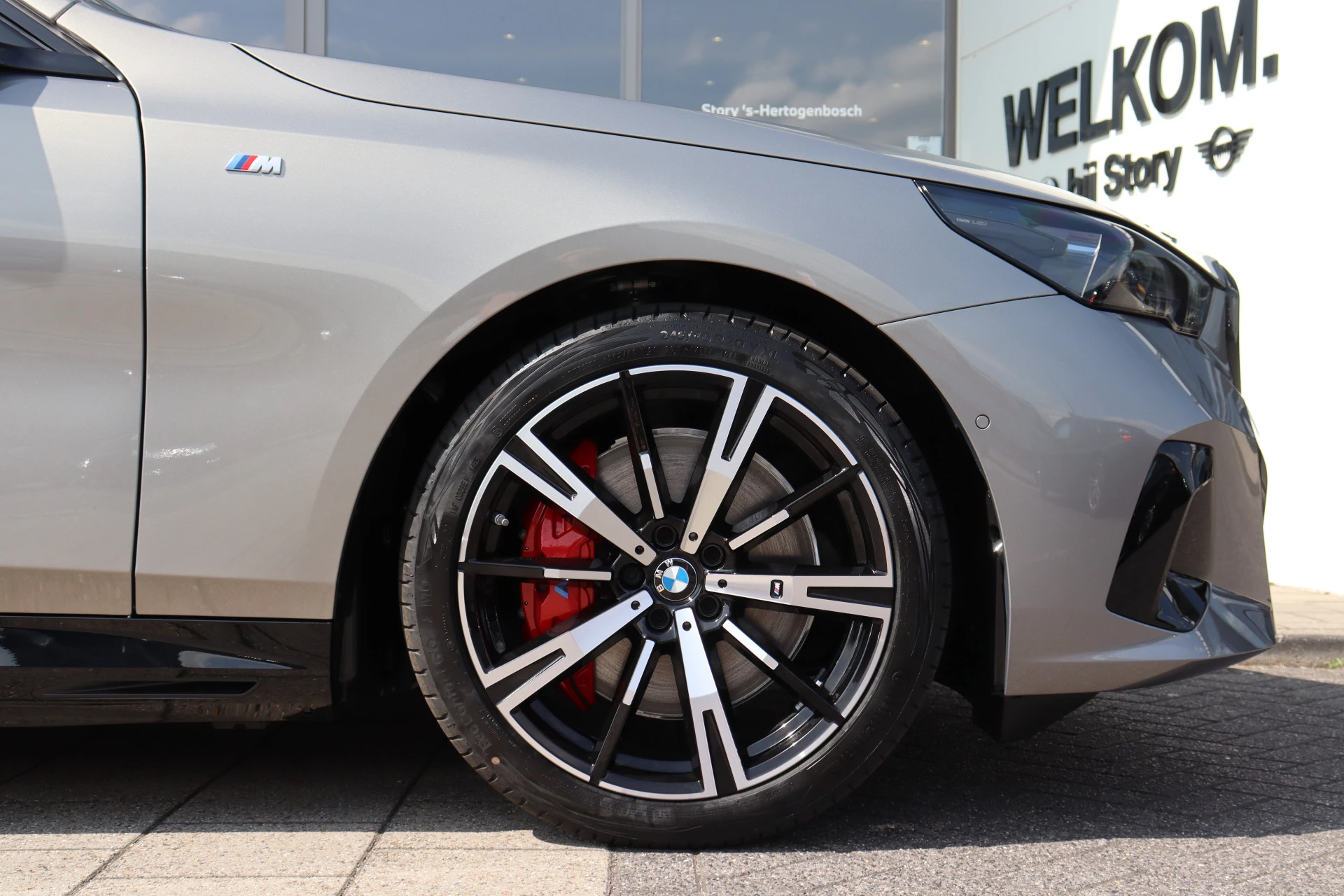 Hoofdafbeelding BMW i5