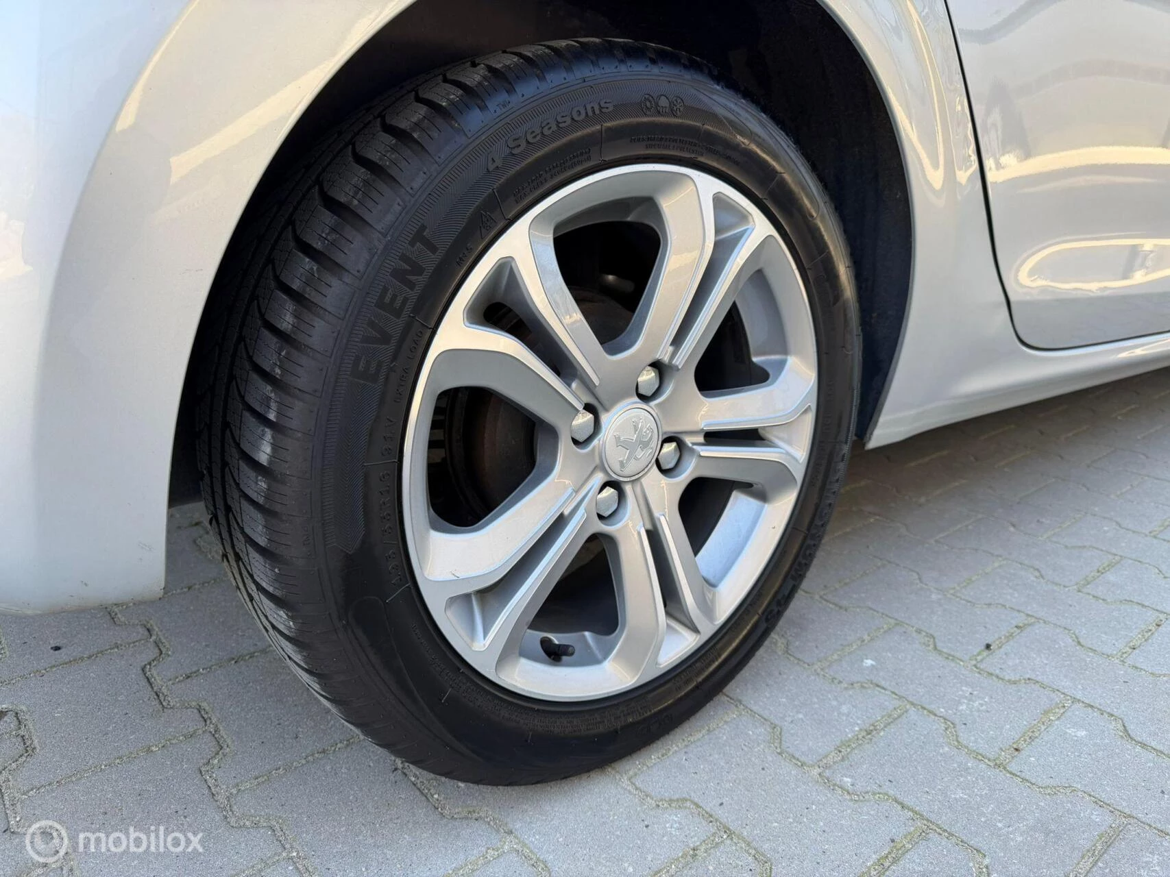 Hoofdafbeelding Peugeot 208