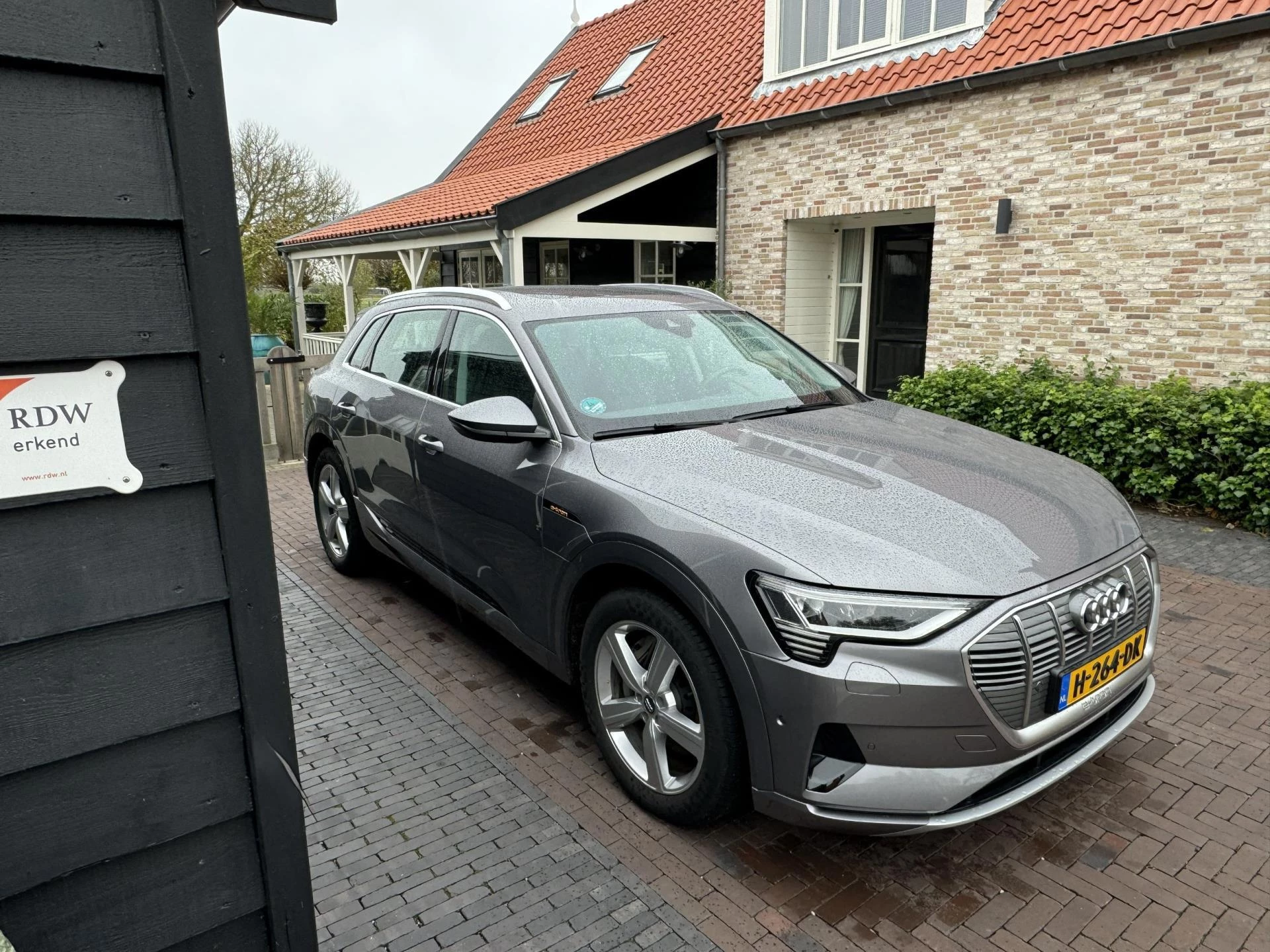 Hoofdafbeelding Audi e-tron