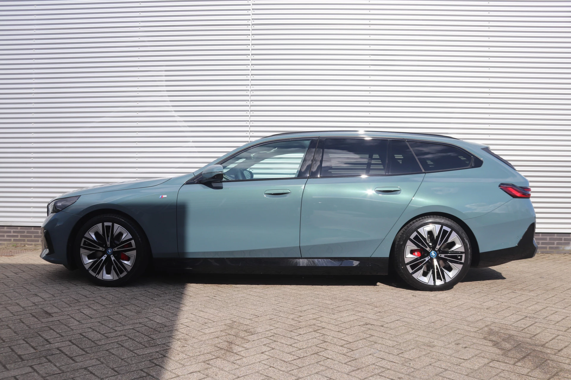 Hoofdafbeelding BMW i5