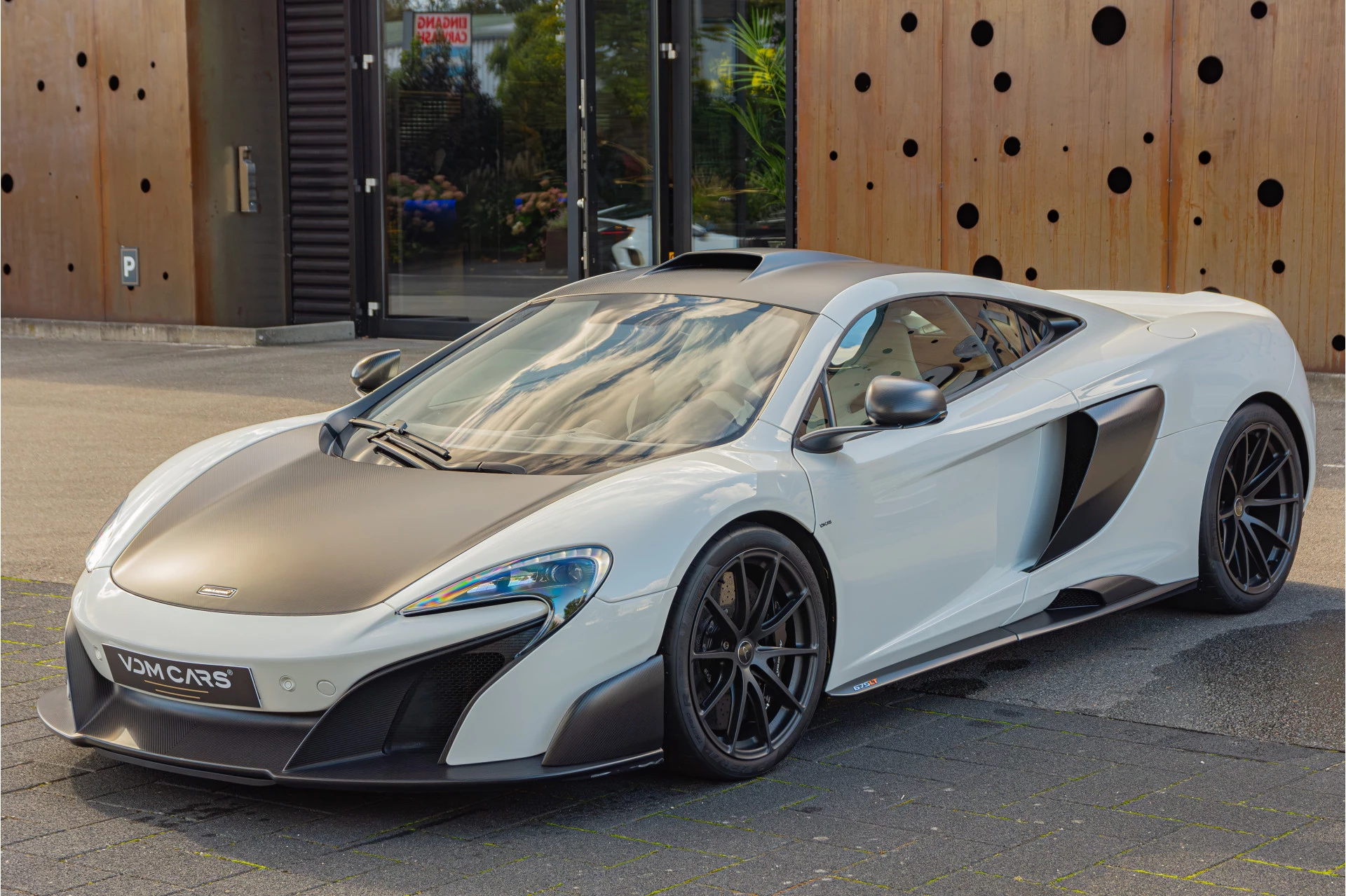 Hoofdafbeelding McLaren 675LT