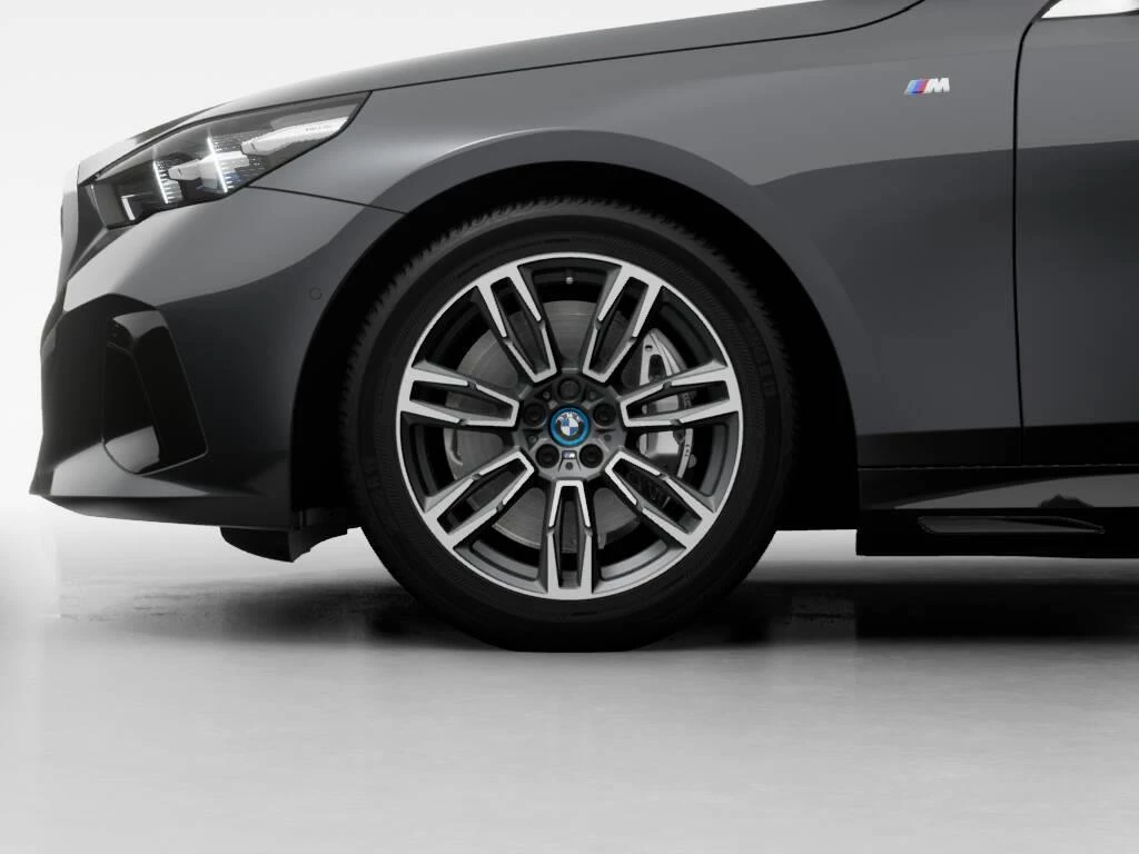 Hoofdafbeelding BMW i5