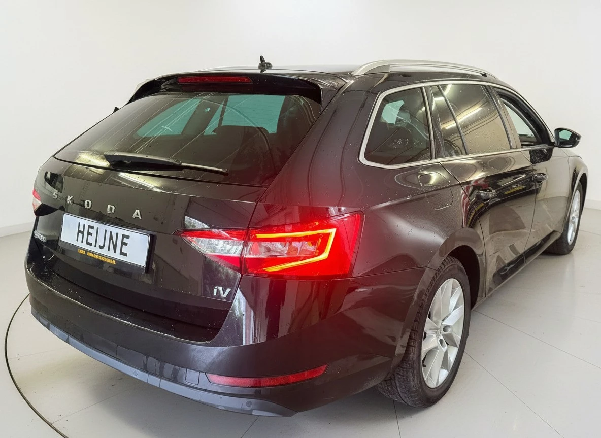 Hoofdafbeelding Škoda Superb