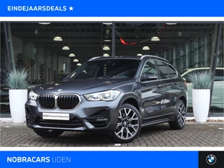 BMW X1 sDrive20i High Executive Sport Line Automaat / Panoramadak / Sportstoelen / Achteruitrijcamera / Comfort Access / Adaptieve LED / Head-Up / Stoelverwarming