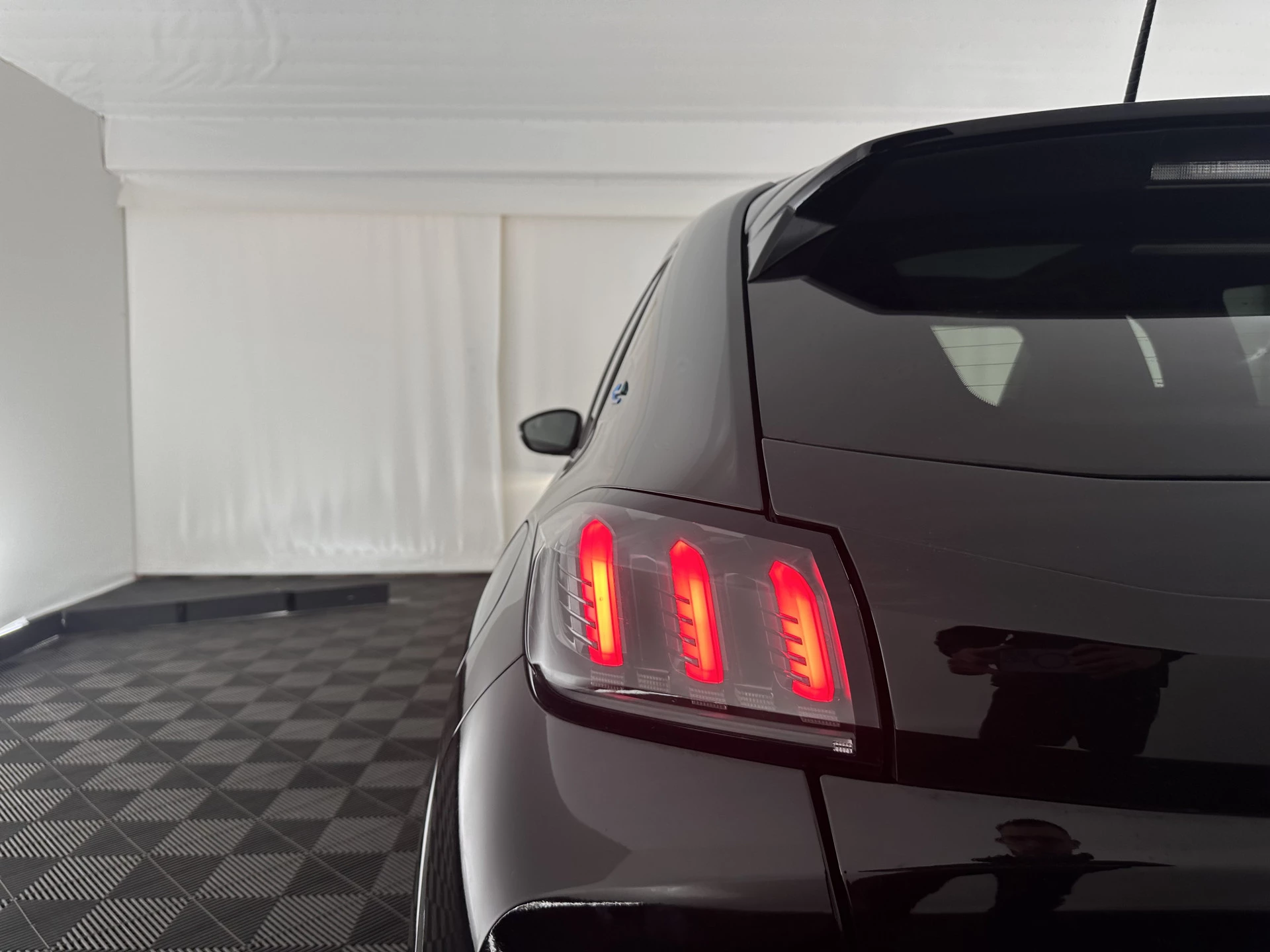 Hoofdafbeelding Peugeot e-208