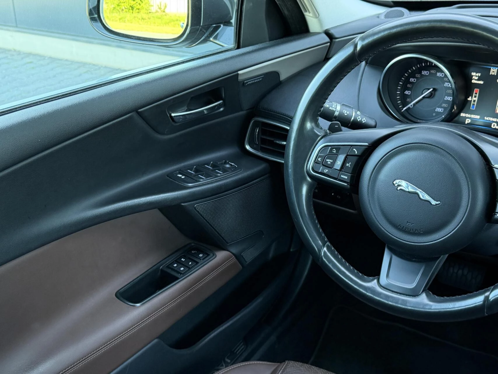 Hoofdafbeelding Jaguar XE