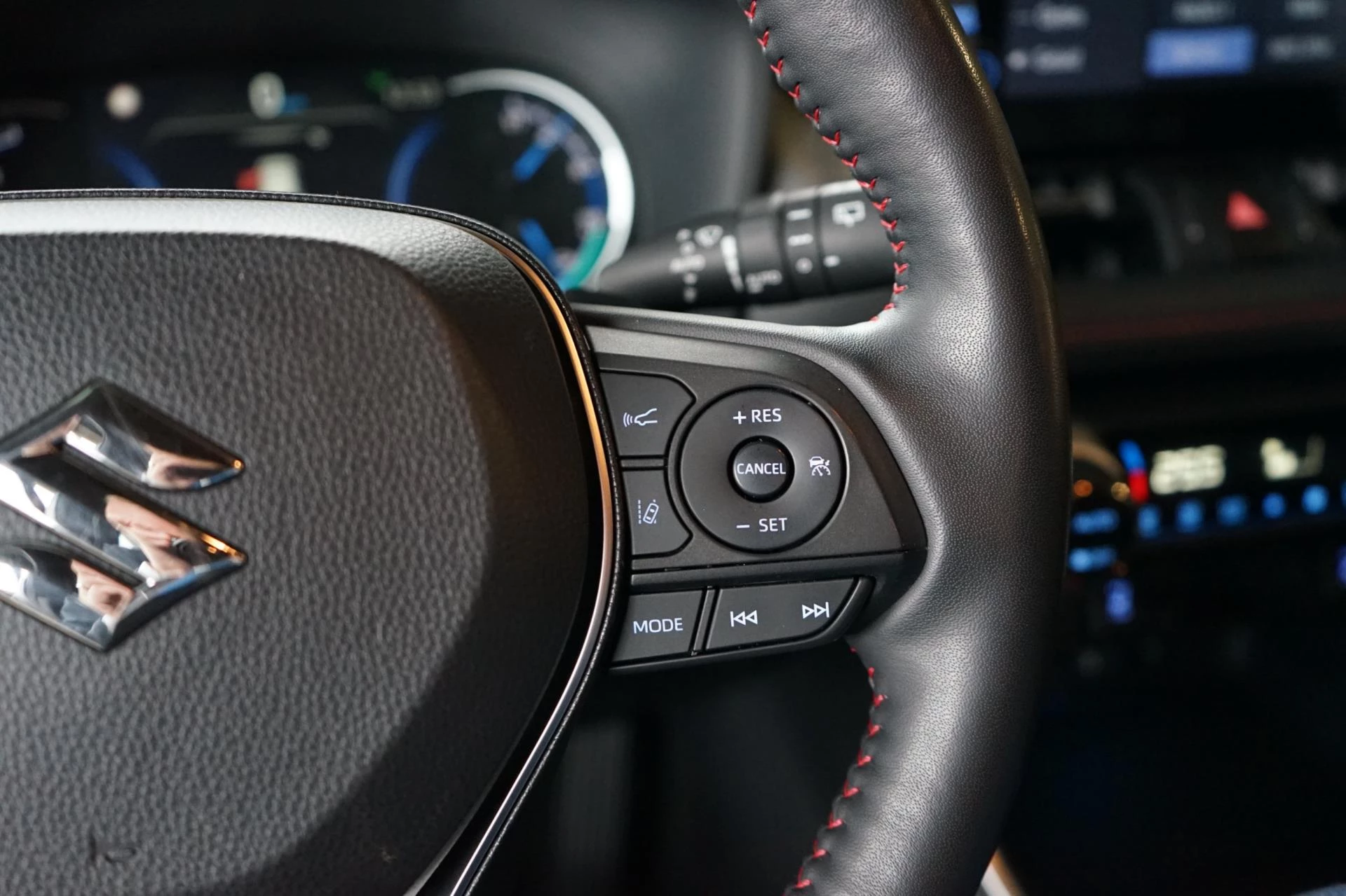 Hoofdafbeelding Suzuki Across