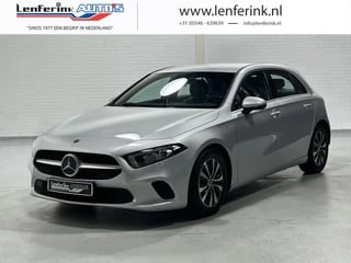 Mercedes-Benz A-Klasse 180 Groot Navi Led koplampen Camera Stoelverwarming Leder/stof Apple Carplay