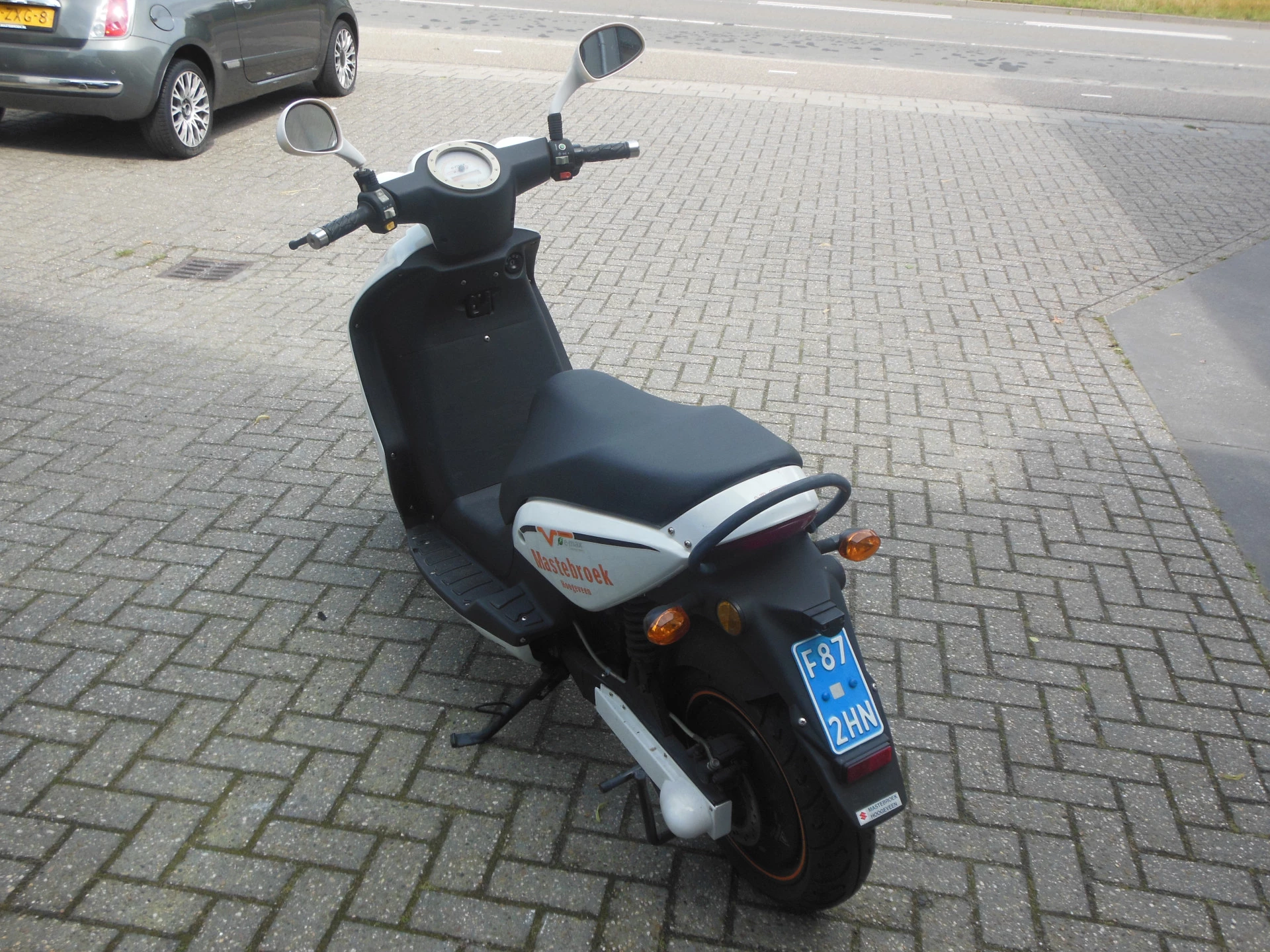 Hoofdafbeelding E-Max Snorscooter