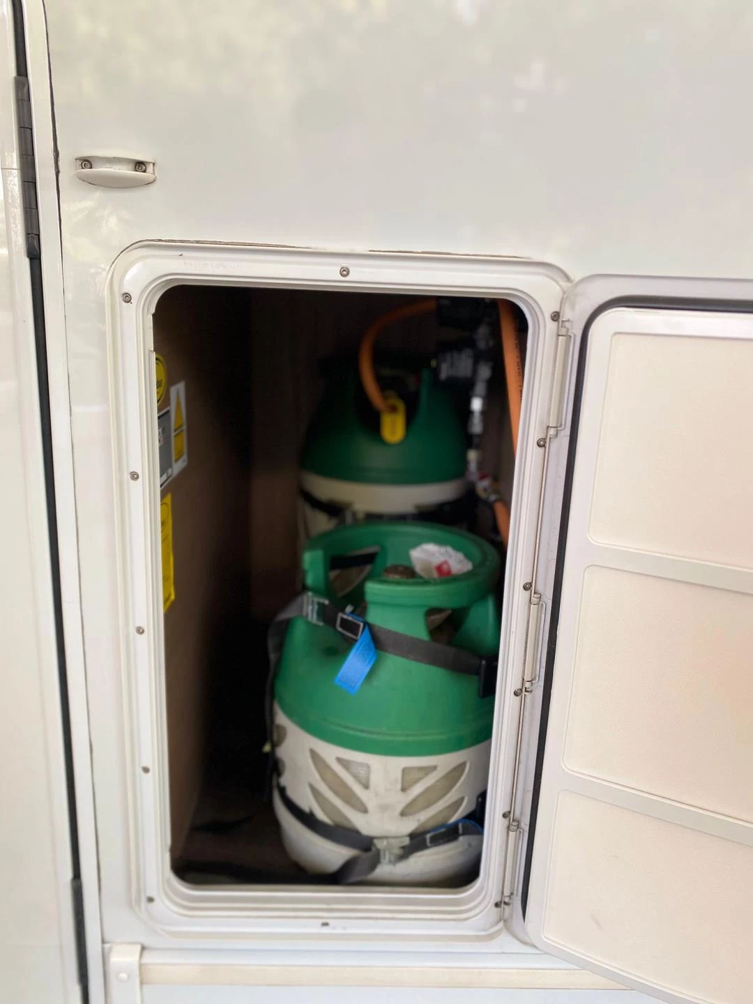 Hoofdafbeelding Carado T447