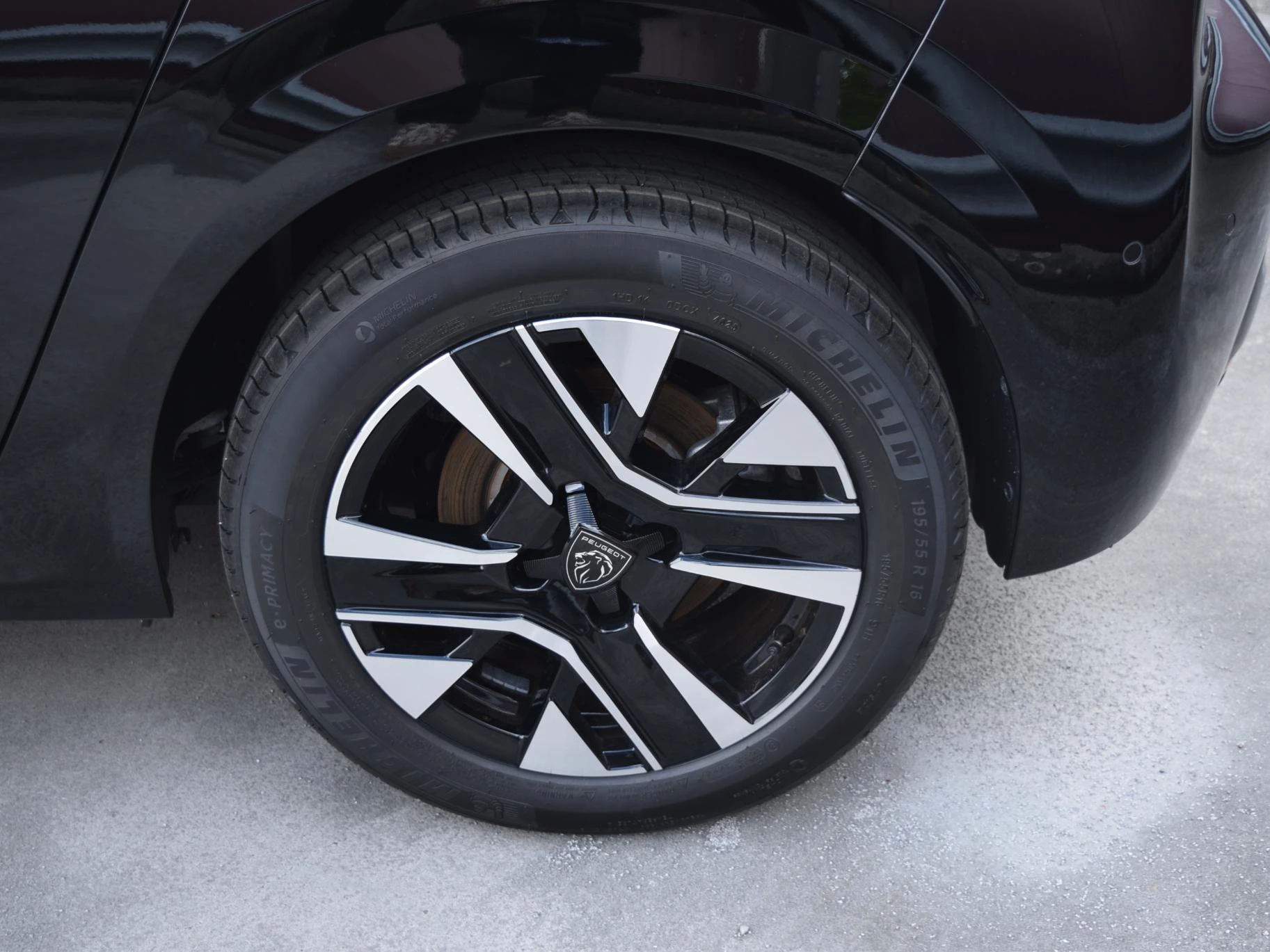 Hoofdafbeelding Peugeot e-208
