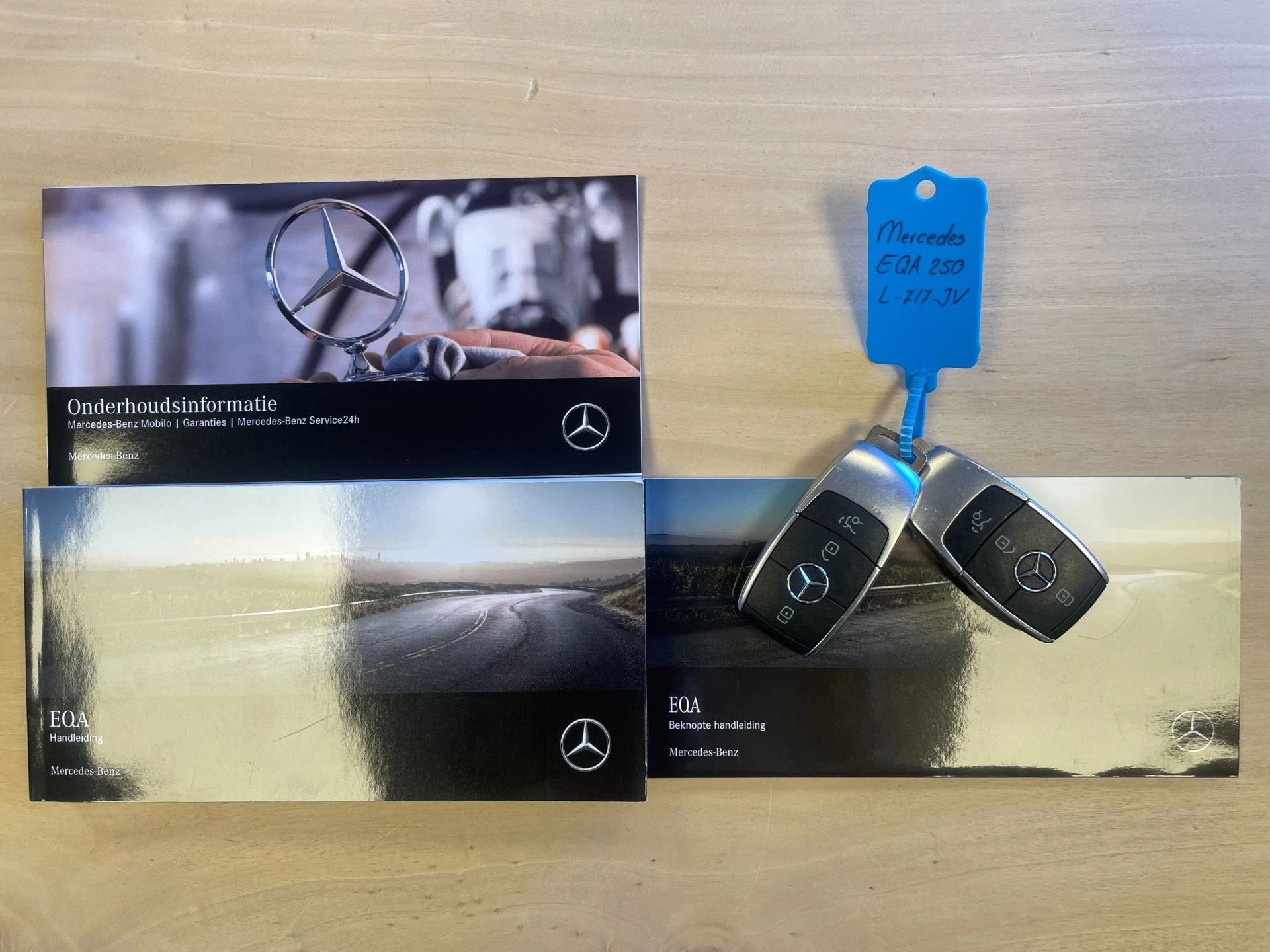 Hoofdafbeelding Mercedes-Benz EQA