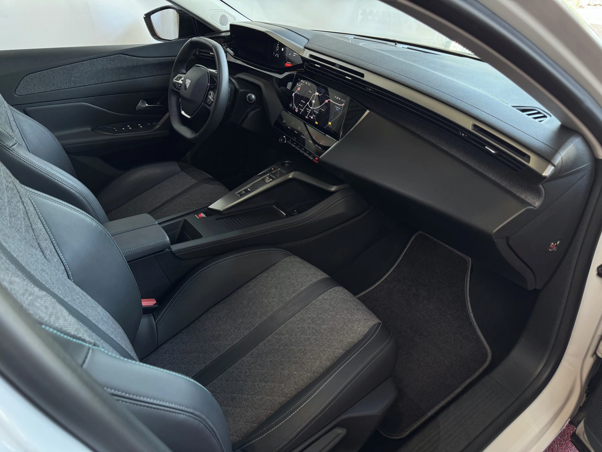 Hoofdafbeelding Peugeot 408