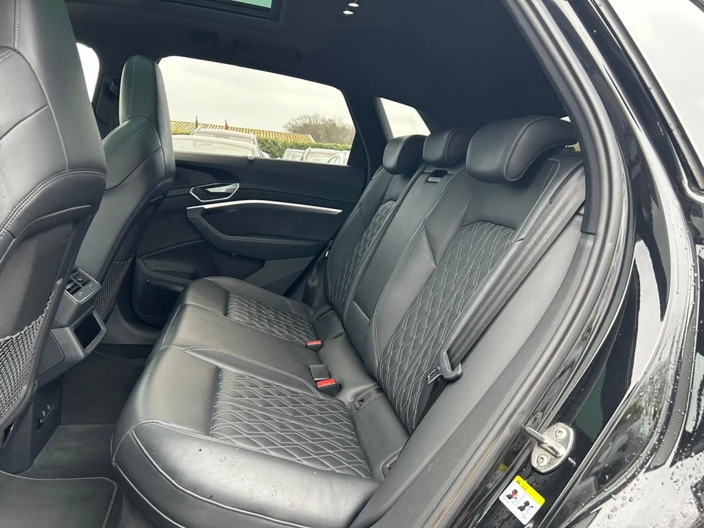 Hoofdafbeelding Audi e-tron