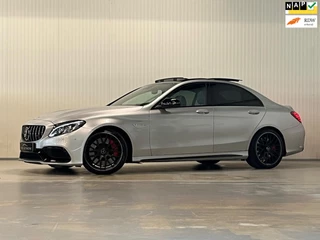 Hoofdafbeelding Mercedes-Benz C-Klasse Mercedes-Benz C-klasse AMG 63 S | PANO | BURMESTER | CARBON | AMBIANCE | VOL!