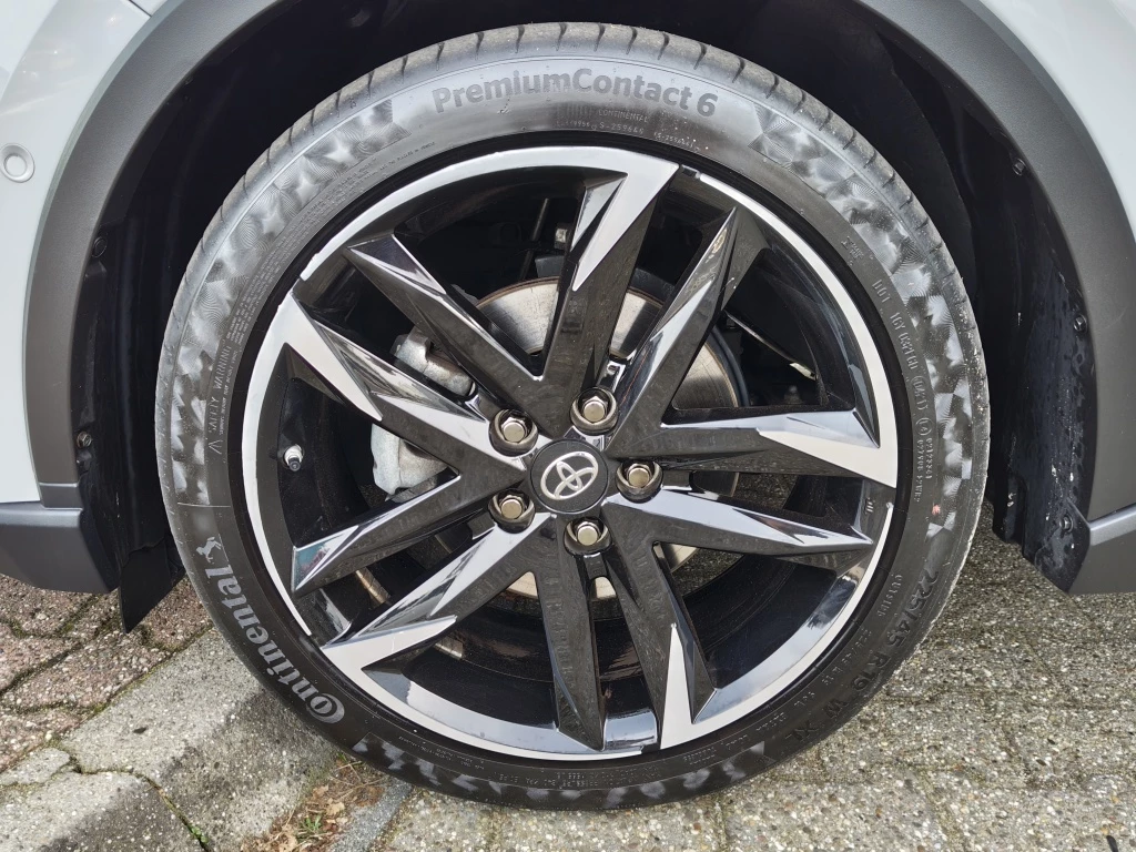 Hoofdafbeelding Toyota C-HR