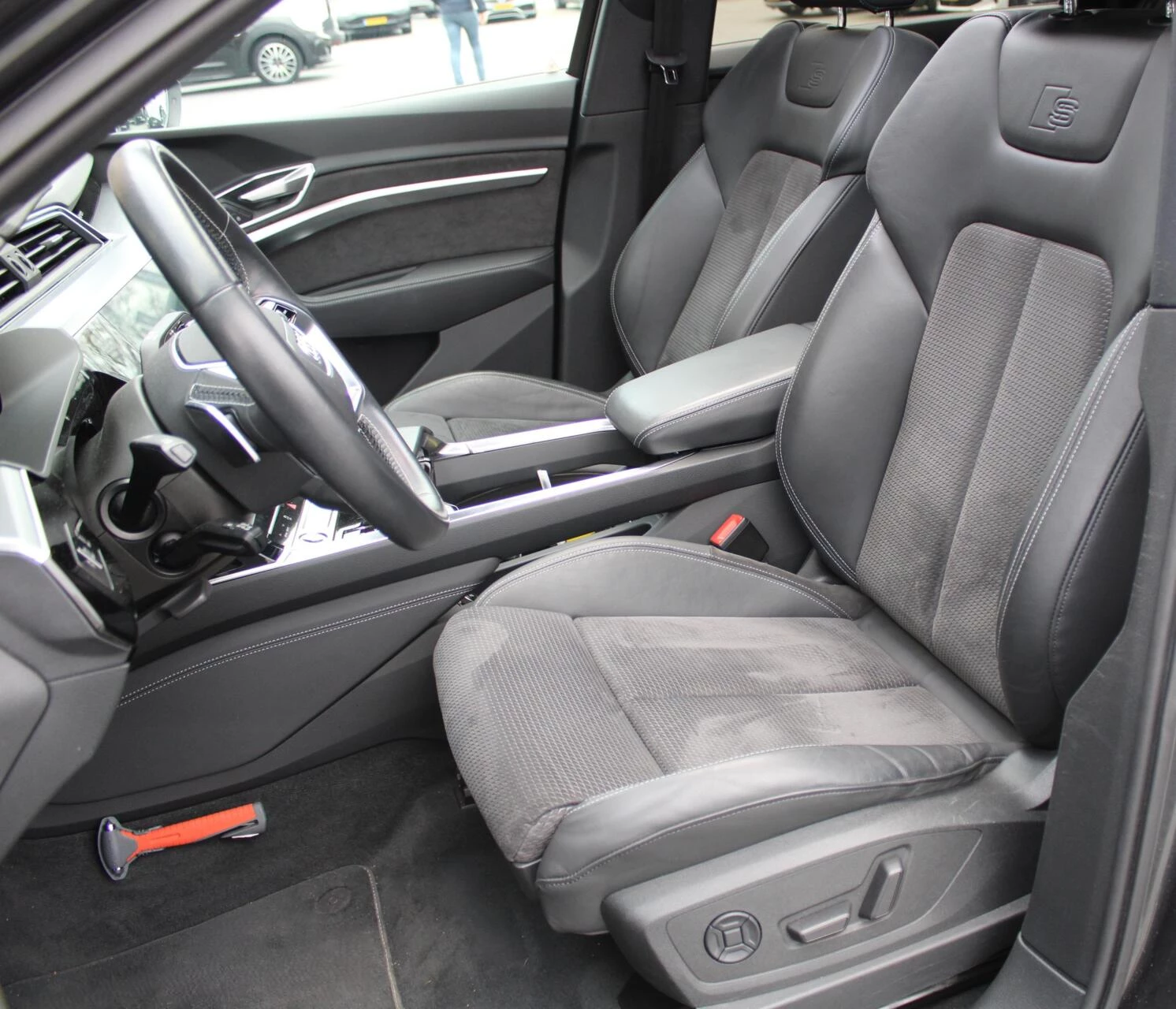 Hoofdafbeelding Audi e-tron