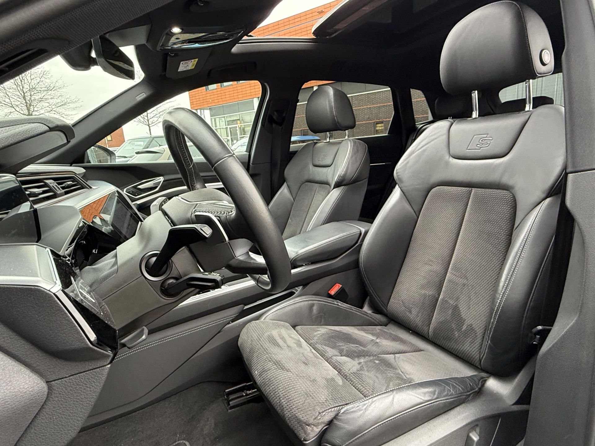 Hoofdafbeelding Audi e-tron