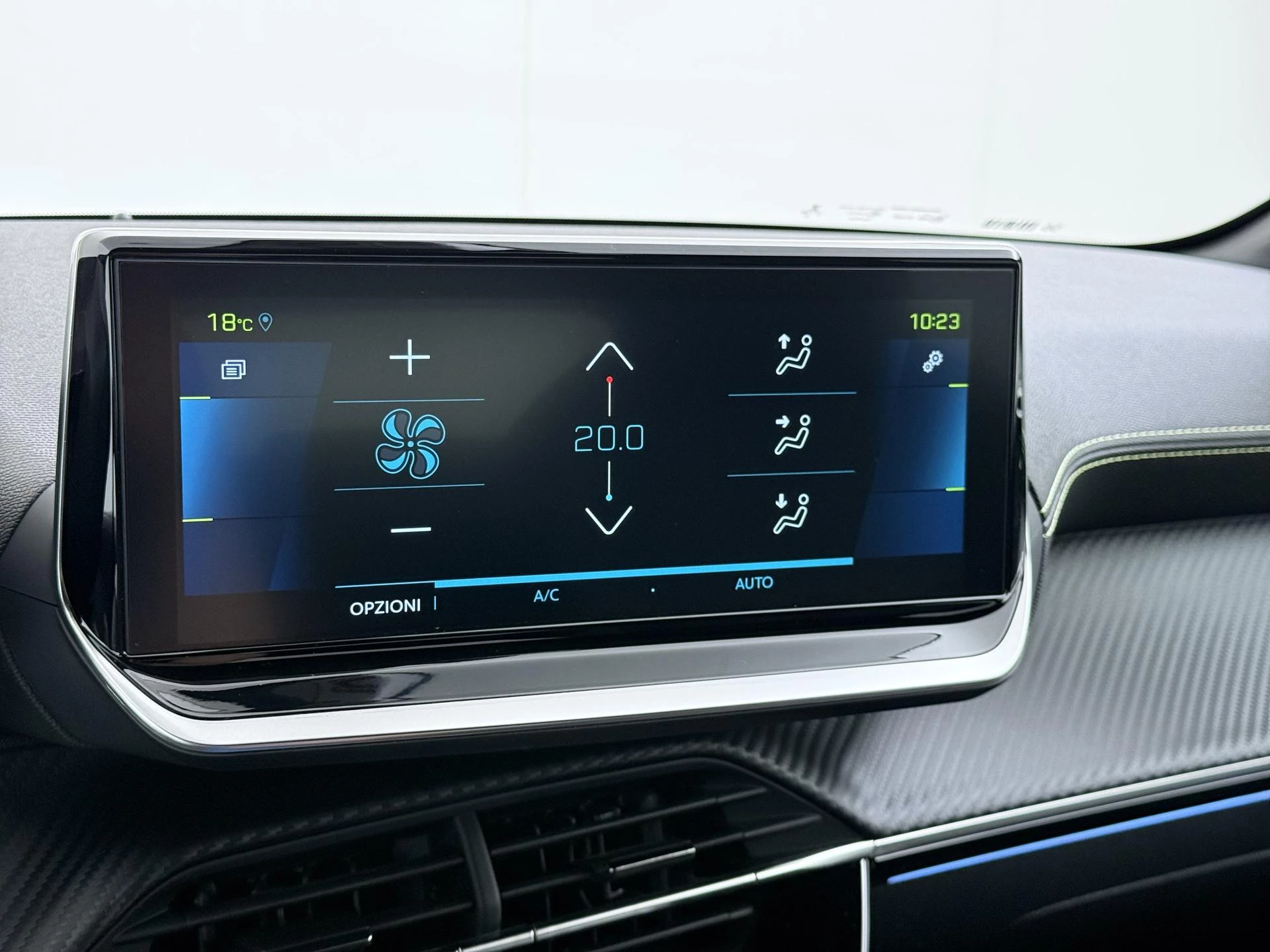 Hoofdafbeelding Peugeot e-208