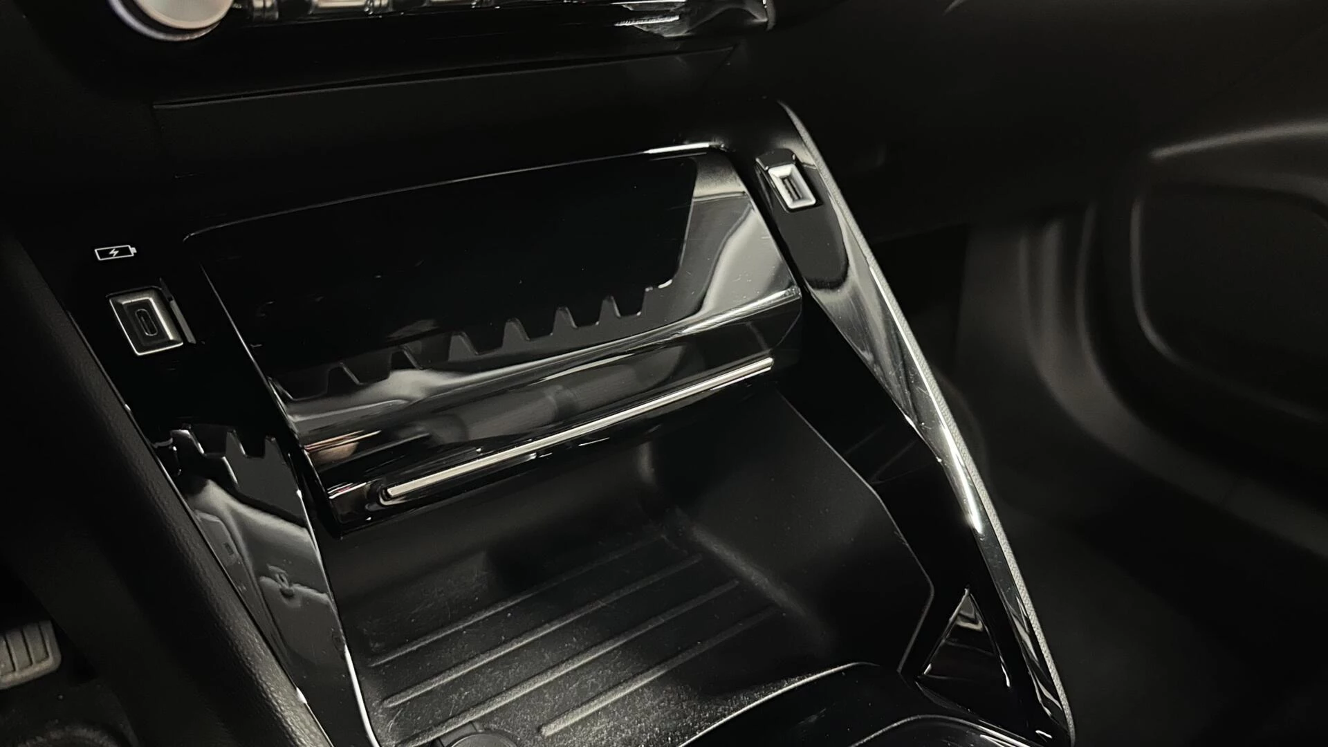 Hoofdafbeelding Peugeot e-2008