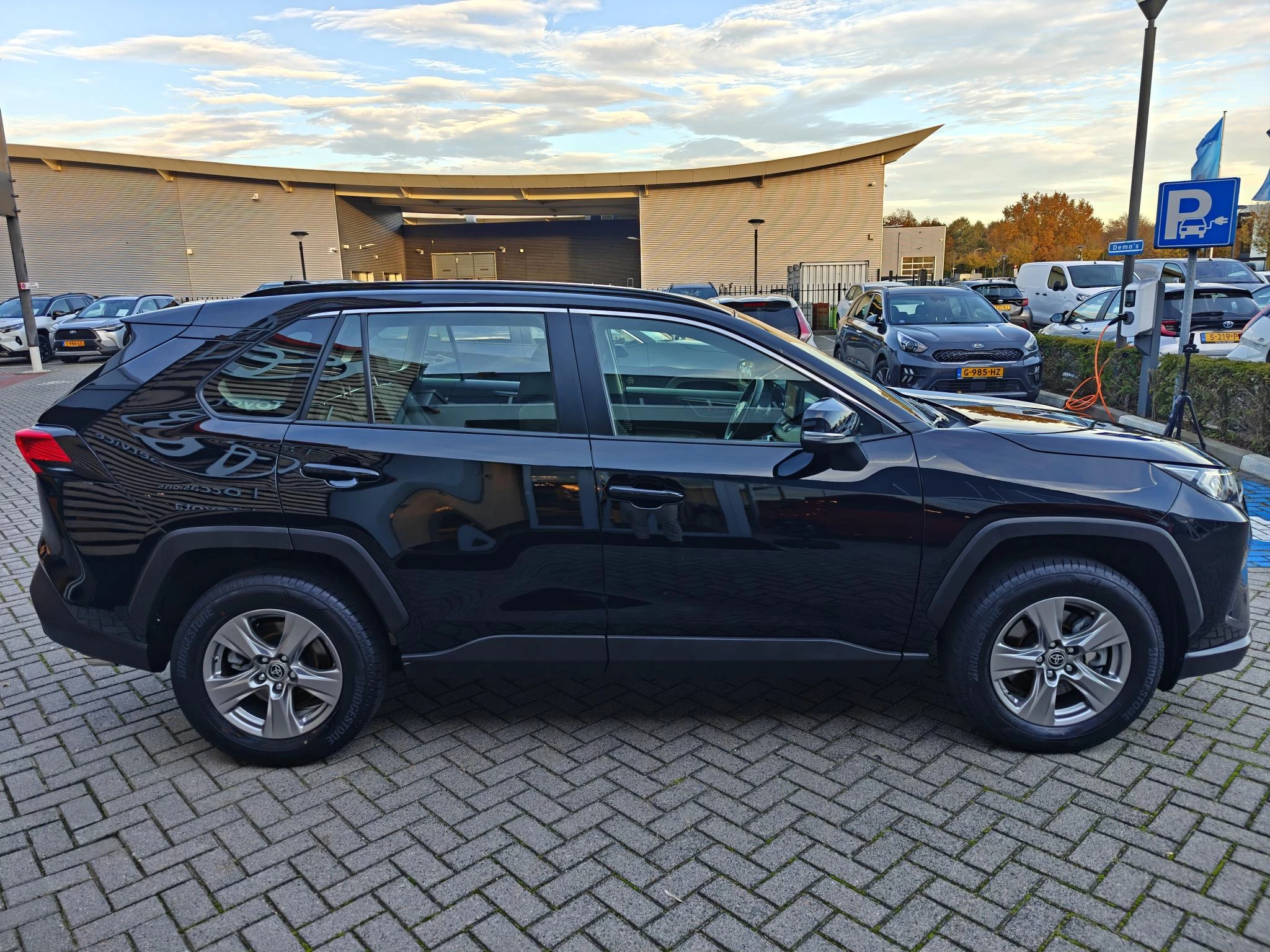 Hoofdafbeelding Toyota RAV4