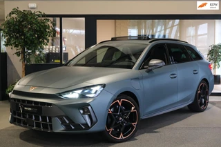 Hoofdafbeelding CUPRA Leon Sportstourer CUPRA Leon Sportstourer 1.5 TSI e-Hybrid VZ Performance 272PK MATT Pano ACC Virtual Alcantara Cam PDC