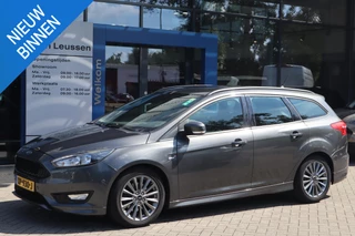 Ford Focus Wagon 1.5 150PK ST-LINE TREKHAAK STOEL/VOORRUITVERW. NAVI LM-VELGEN CLIMA P-SENSOREN KEYLESS