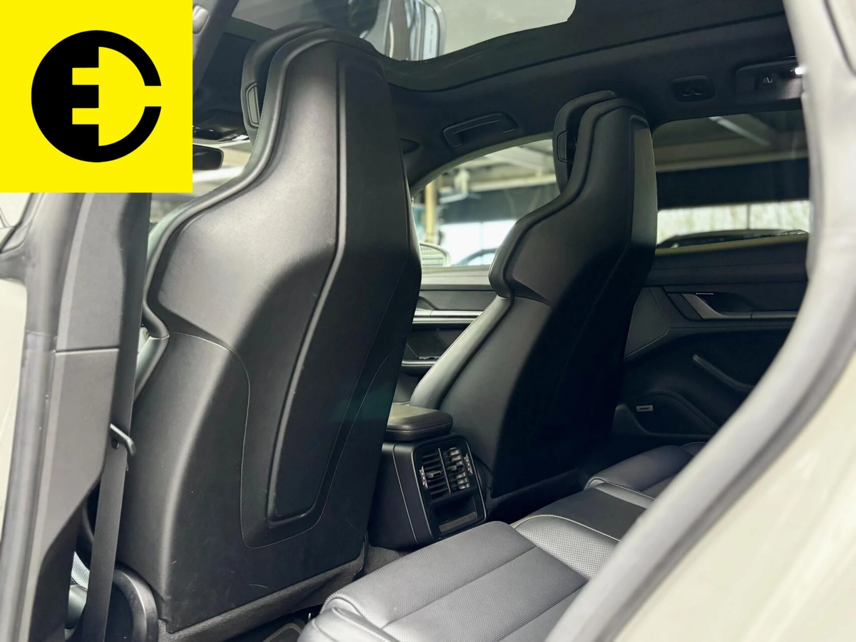 Hoofdafbeelding Porsche Taycan