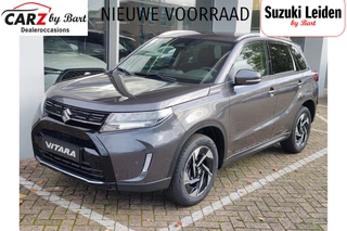 Hoofdafbeelding Suzuki Vitara Suzuki Vitara 1.4 BOOSTERJET STYLE SMART HYBRID De Vernieuwde Vitara | Met 6 JAAR GARANTIE! | Inclusief € 2.000,- Voorraad Voordeel