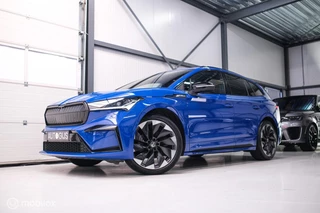 Skoda Enyaq iV 60 Sportline | Sportstoelen | Alcantara | Camera | NL auto | 1e eigenaar | Energy Blue | LED | Rijklaarprijs |