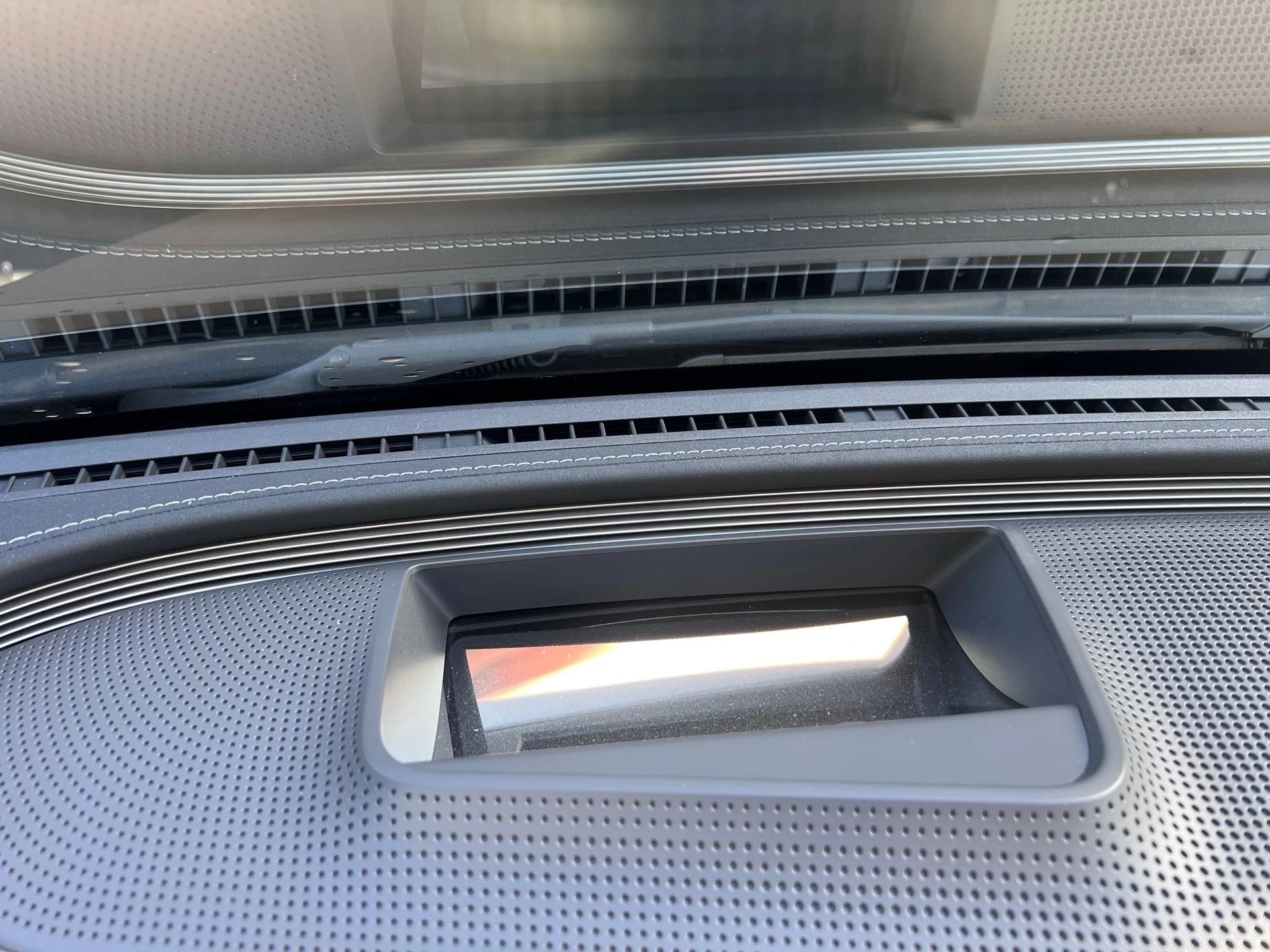 Hoofdafbeelding Mercedes-Benz EQC