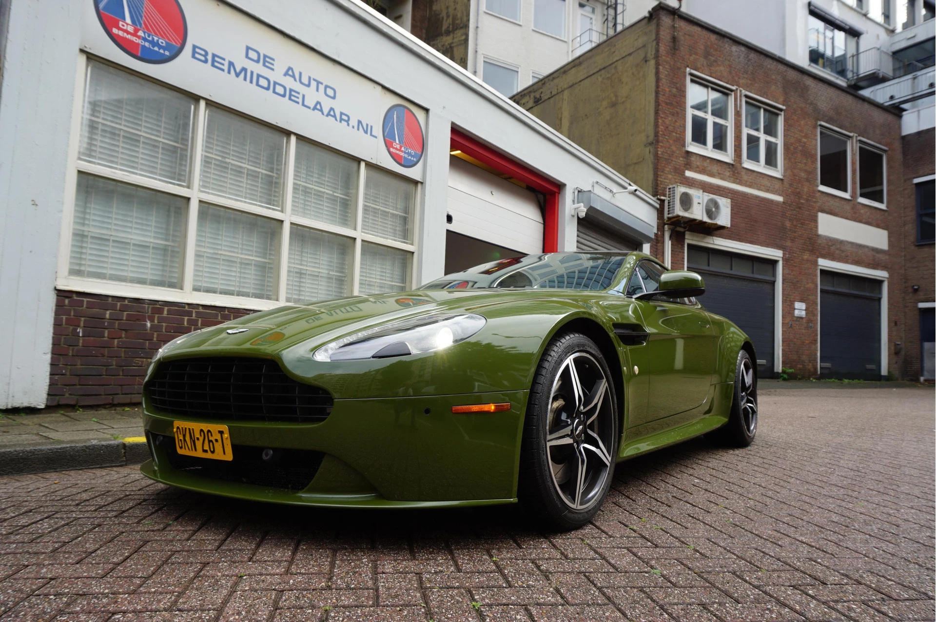 Hoofdafbeelding Aston Martin V8 Vantage