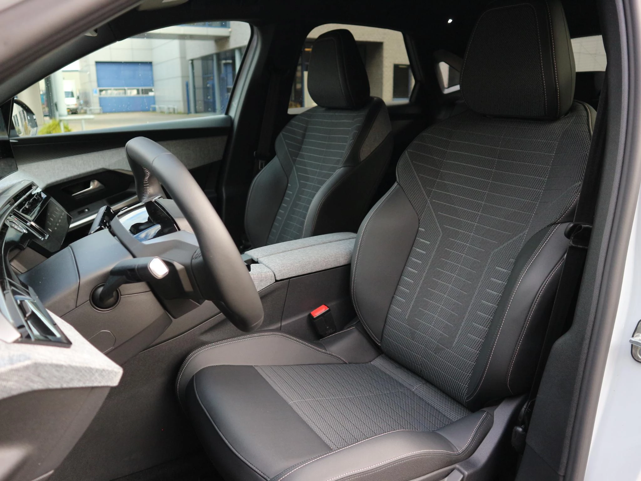 Hoofdafbeelding Peugeot e-3008