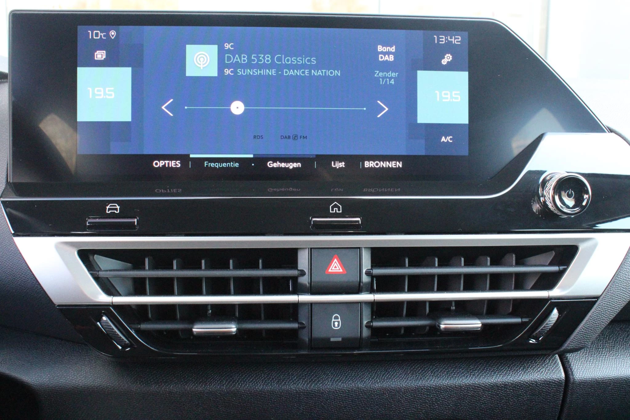Hoofdafbeelding Citroën ë-C4