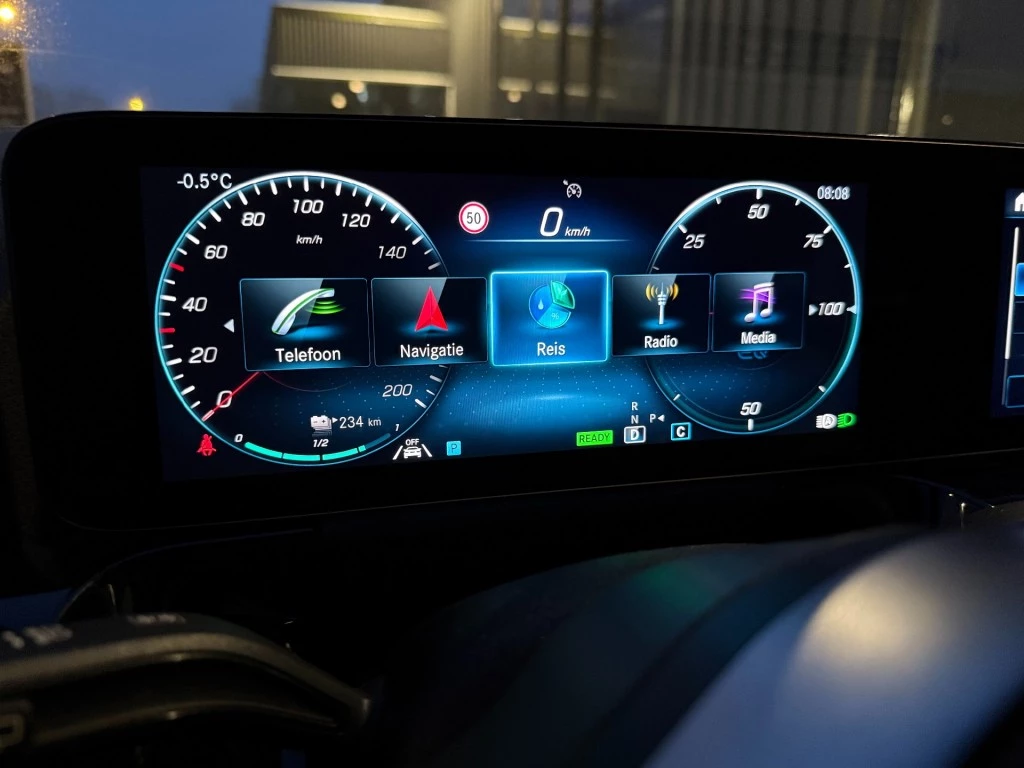 Hoofdafbeelding Mercedes-Benz EQA