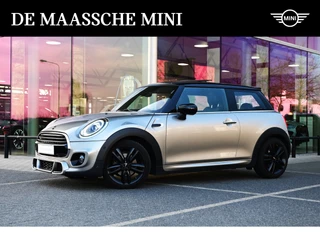 MINI Cooper Hatchback JCW Automaat / Panoramadak / Comfort Access / LED / Stoelverwarming / Park Assistant / Comfortstoelen