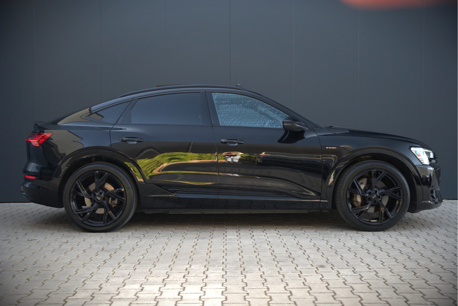 Hoofdafbeelding Audi e-tron