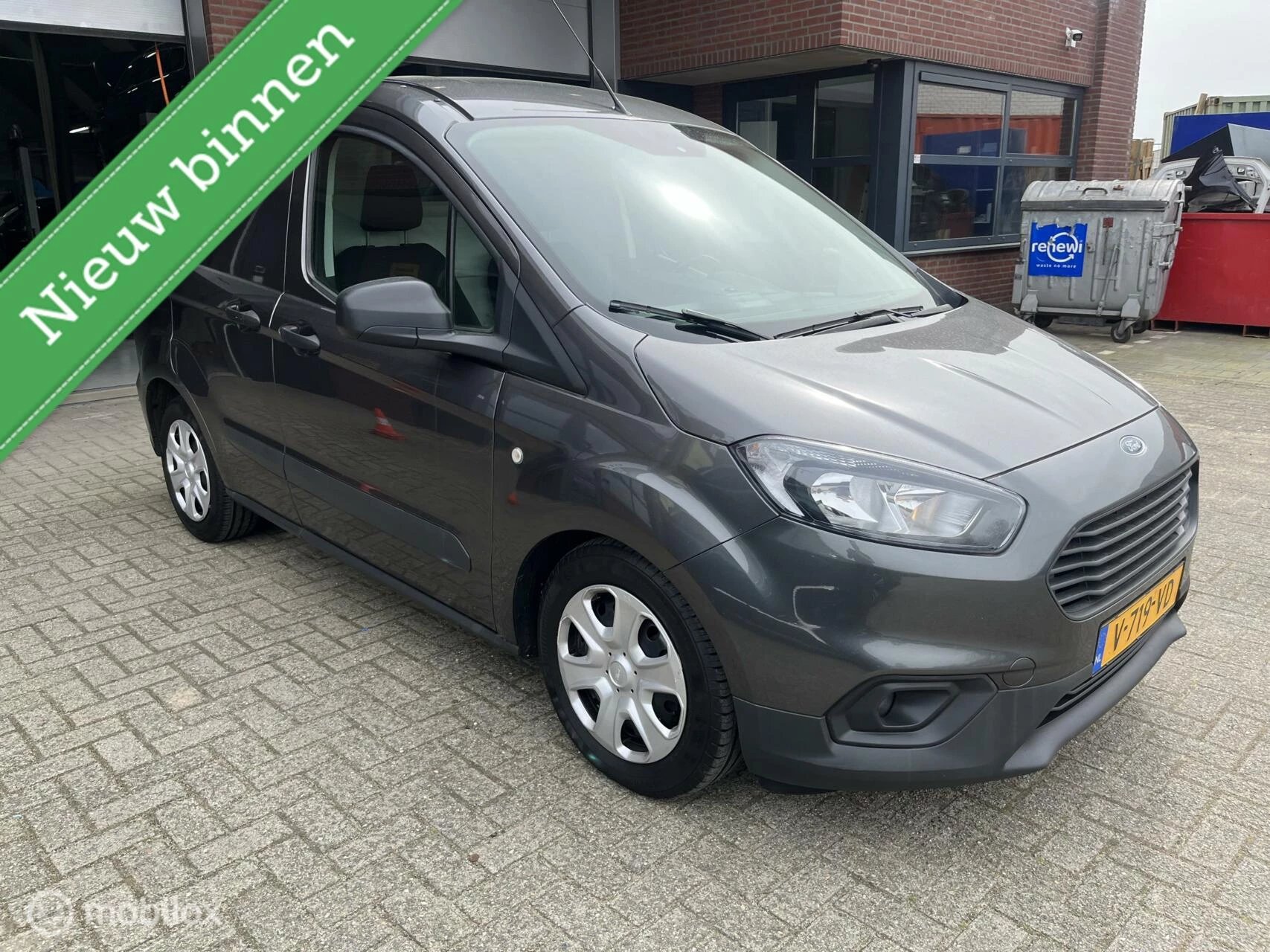 Hoofdafbeelding Ford Transit Courier