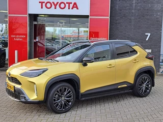 Toyota Yaris Cross 1.5 HYBRID ADVENTURE TREEPLANKEN STUUR/STOELVERWARMING EL-ACHTERKLEP PARK-SENSOREN 18"LM-VELGEN LED-PAKKET