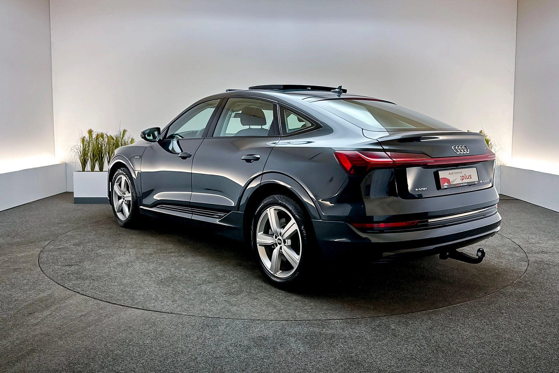 Hoofdafbeelding Audi e-tron