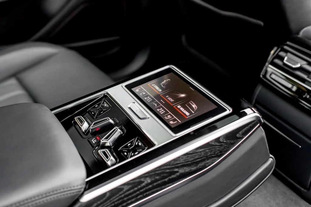 Hoofdafbeelding Audi A8