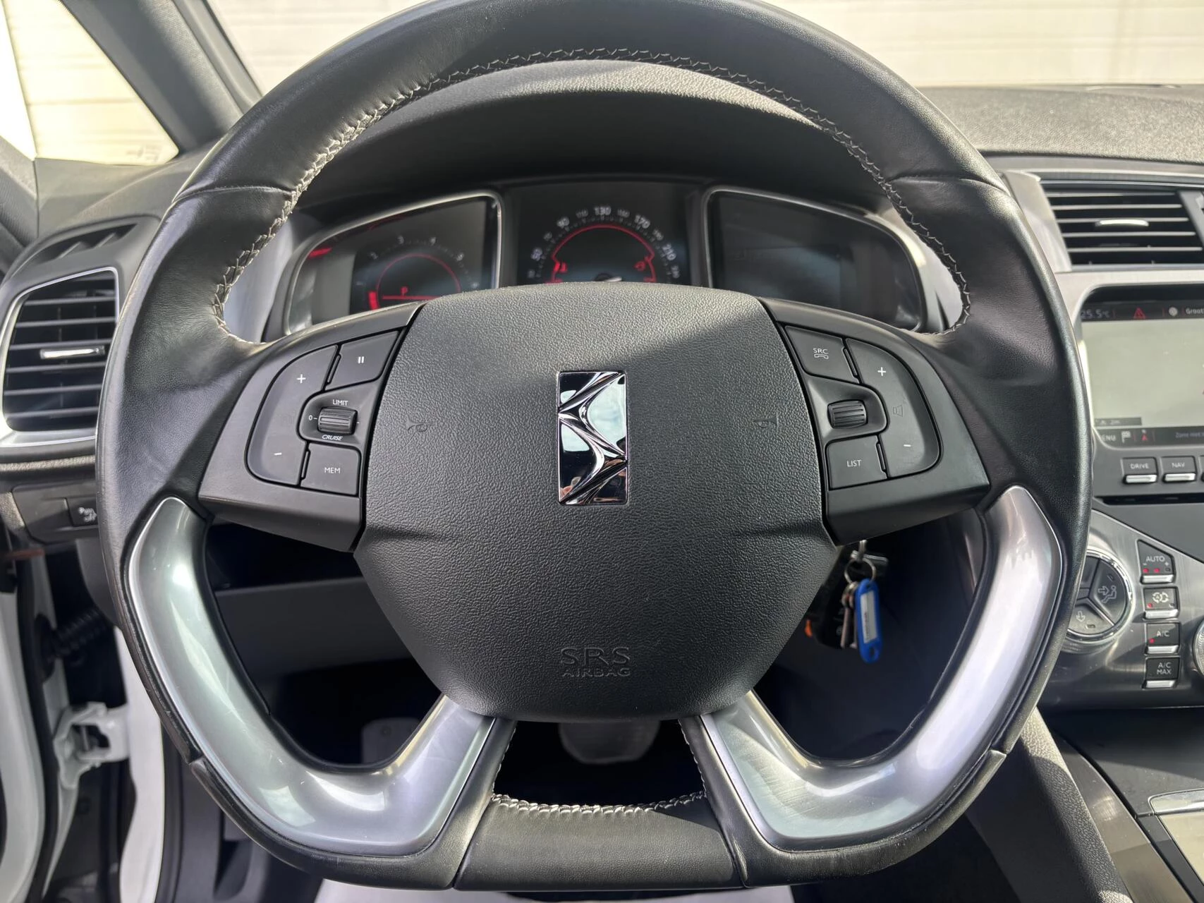 Hoofdafbeelding DS DS 5