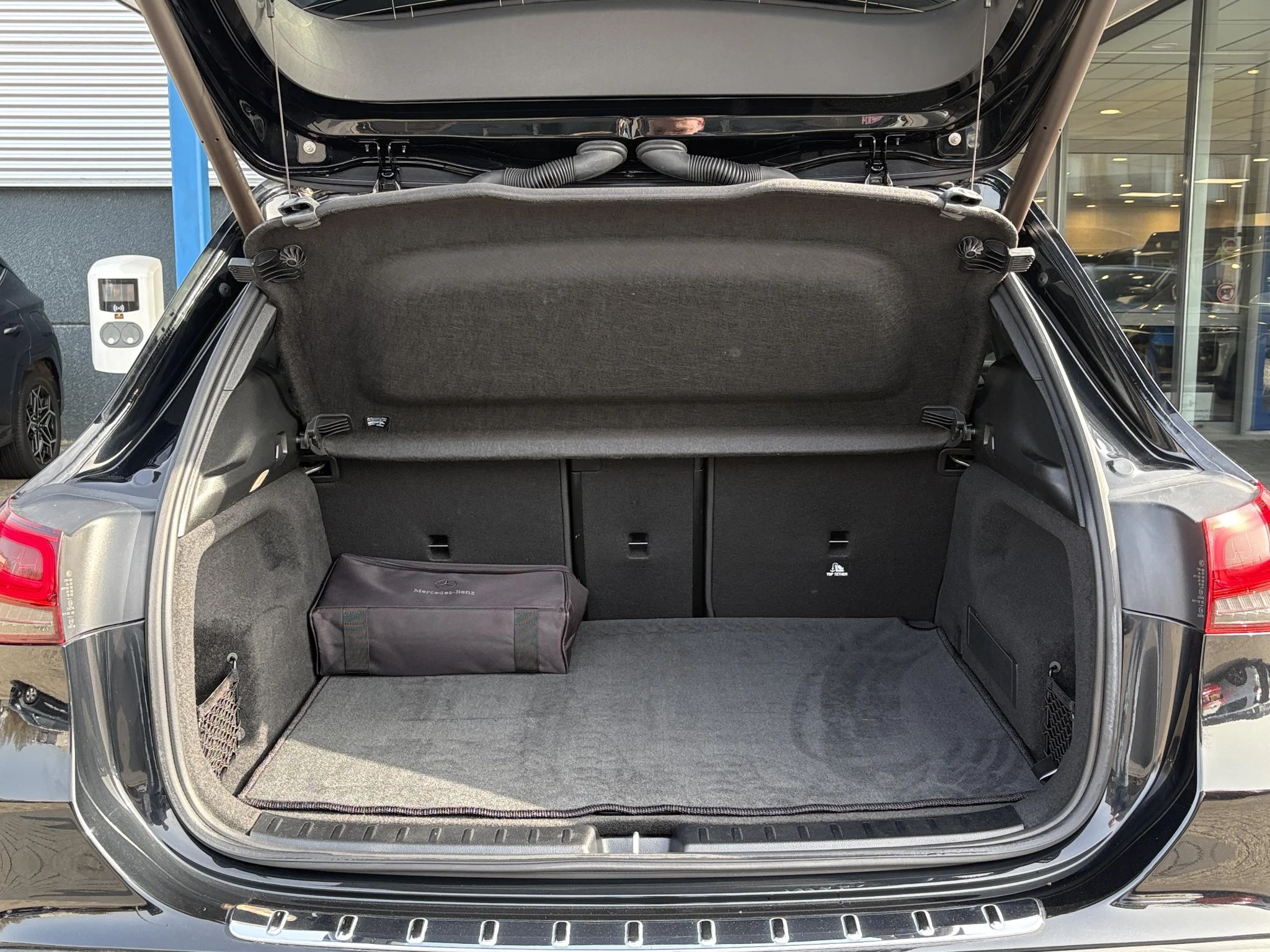 Hoofdafbeelding Mercedes-Benz EQA