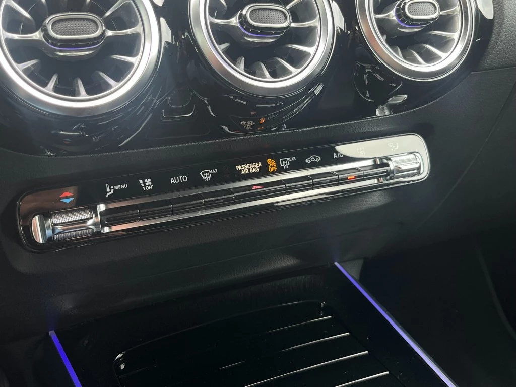 Hoofdafbeelding Mercedes-Benz EQA