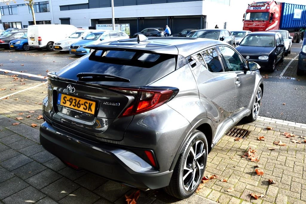 Hoofdafbeelding Toyota C-HR