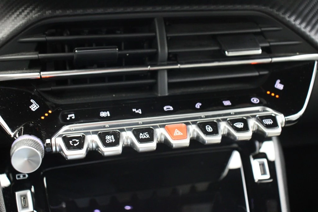 Hoofdafbeelding Peugeot e-2008