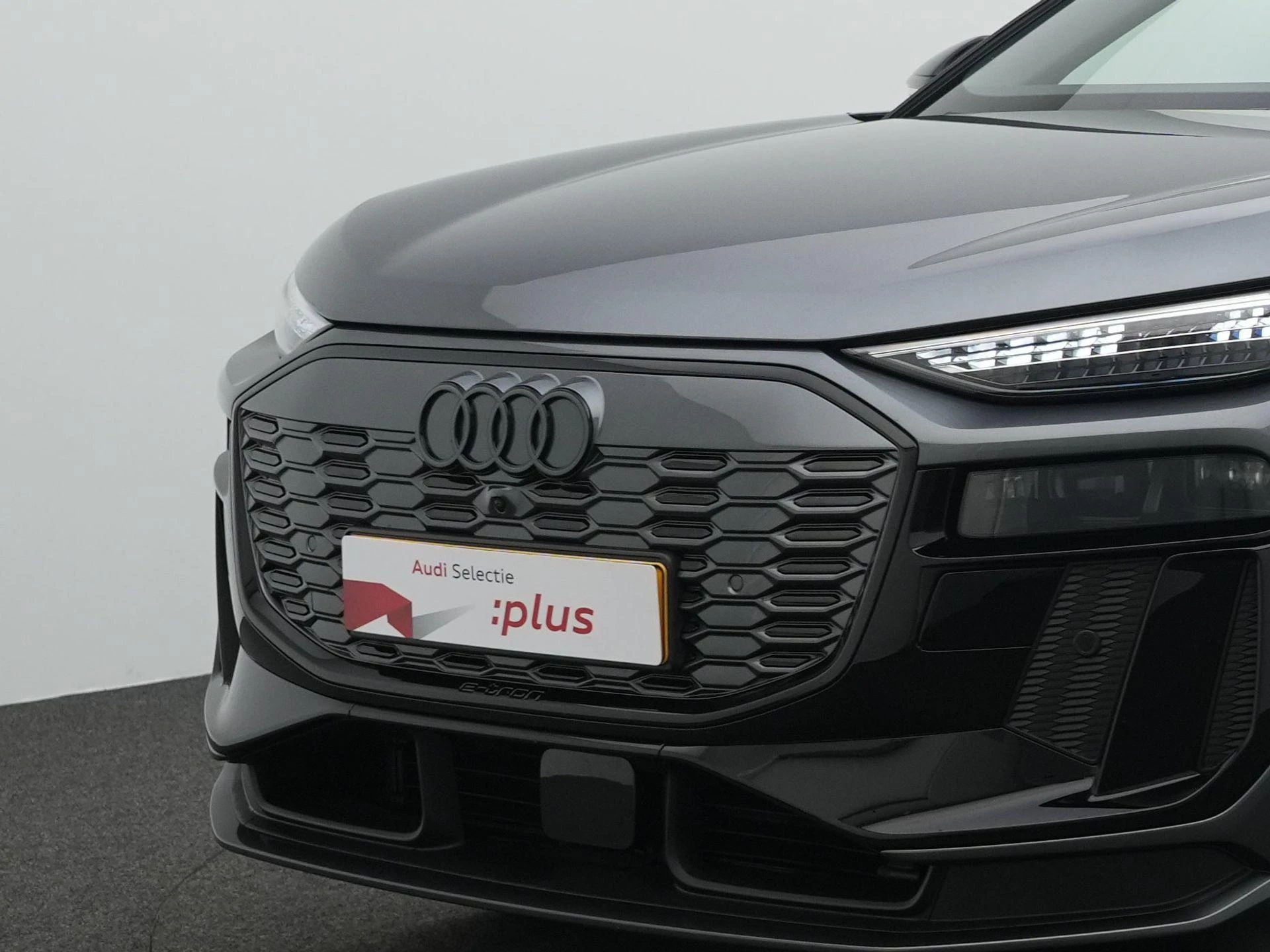Hoofdafbeelding Audi Q6 e-tron