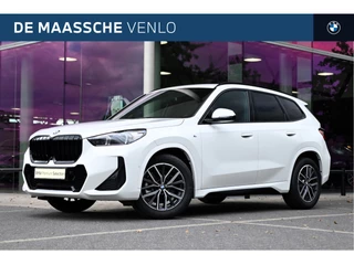 BMW X1 sDrive20i High Executive M Sport Automaat / Trekhaak / Sportstoelen / Stoelverwarming / Adaptieve LED / Parking Assistant Plus / Head-Up /  Live Cockpit Professional